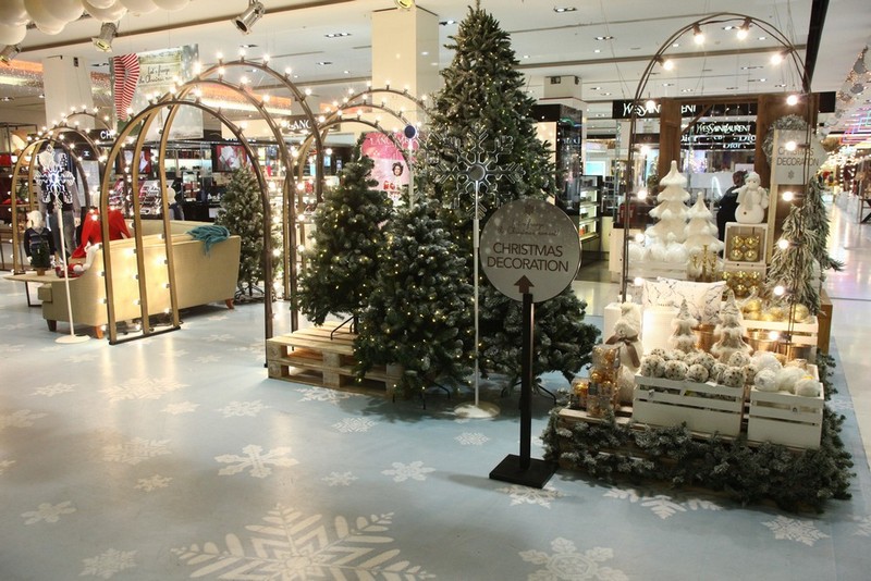 Let's Freeze the Christmas Moment at BHV